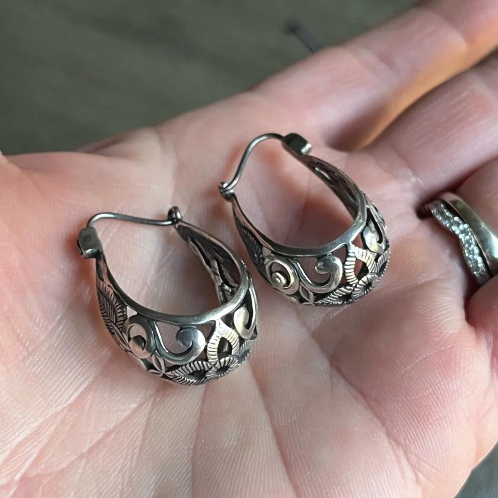 Silpada NLA! RARE! Antique Filigree .925 Silver Tear Drop hoop Earrings - Picture 7 of 9